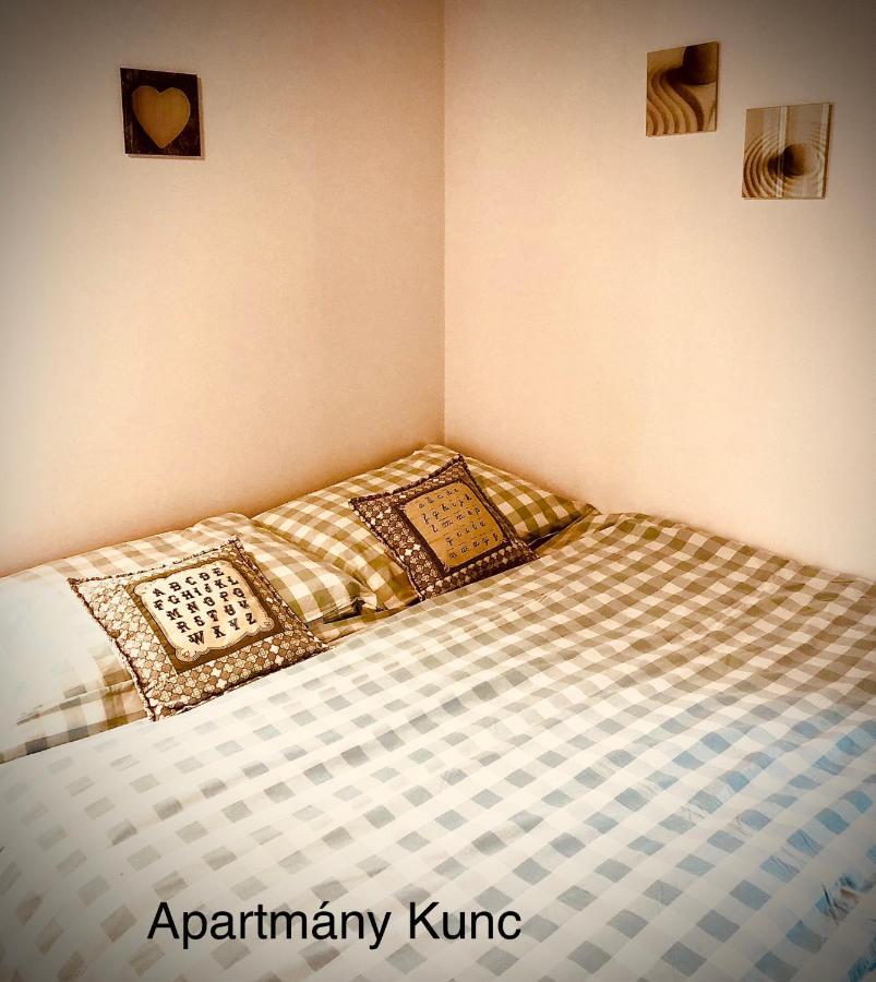 Kunc *
